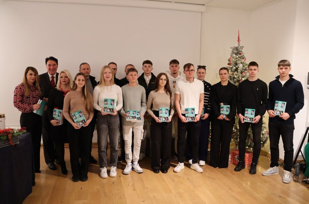 SVEČANA PROMOCIJA Predstavljena knjiga ’50 godina karatea u Međimurju’ Vlade Bošnjaka (21) SVEČANA PROMOCIJA Predstavljena knjiga ’50 godina karatea u Međimurju’ Vlade Bošnjaka (21)