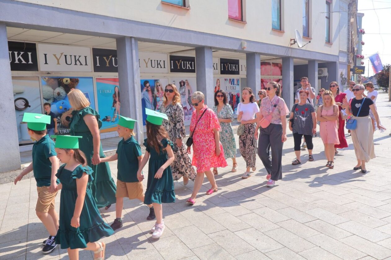 SVEČANI OPROŠTAJ Mali vrtićki maturanti oprostili se mimohodom i dirljivom svečanošću (11)