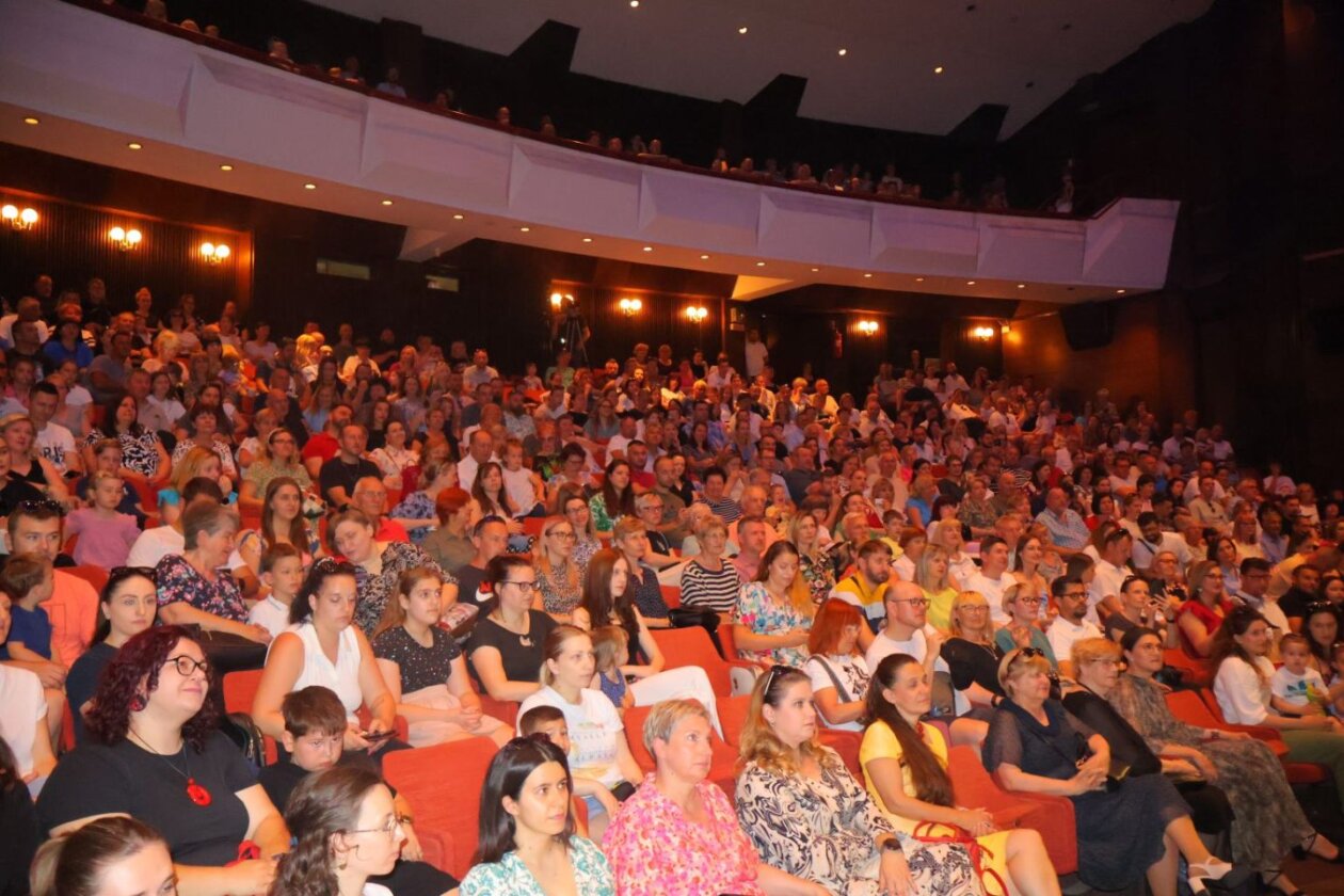 SVEČANI OPROŠTAJ Mali vrtićki maturanti oprostili se mimohodom i dirljivom svečanošću (13)