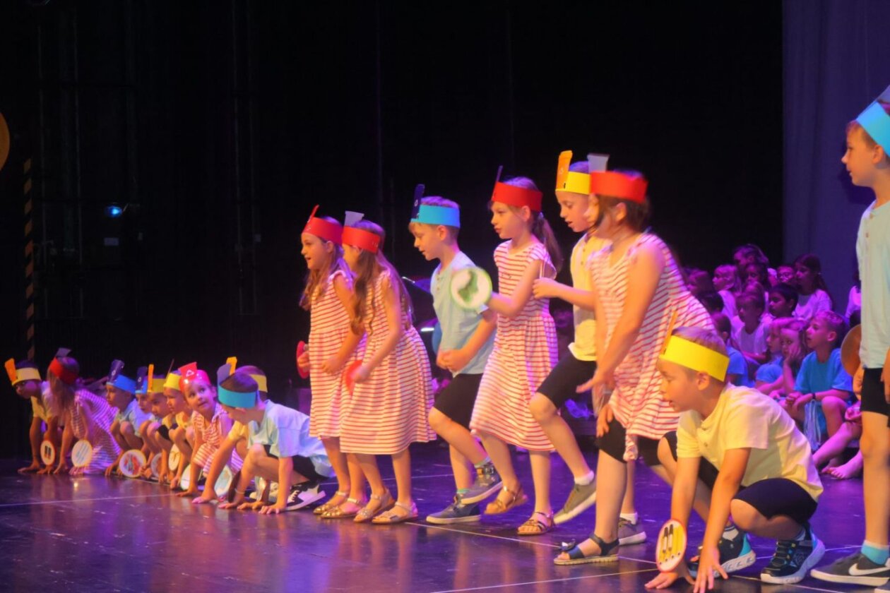 SVEČANI OPROŠTAJ Mali vrtićki maturanti oprostili se mimohodom i dirljivom svečanošću (20)