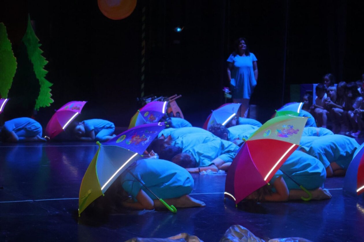 SVEČANI OPROŠTAJ Mali vrtićki maturanti oprostili se mimohodom i dirljivom svečanošću (22)