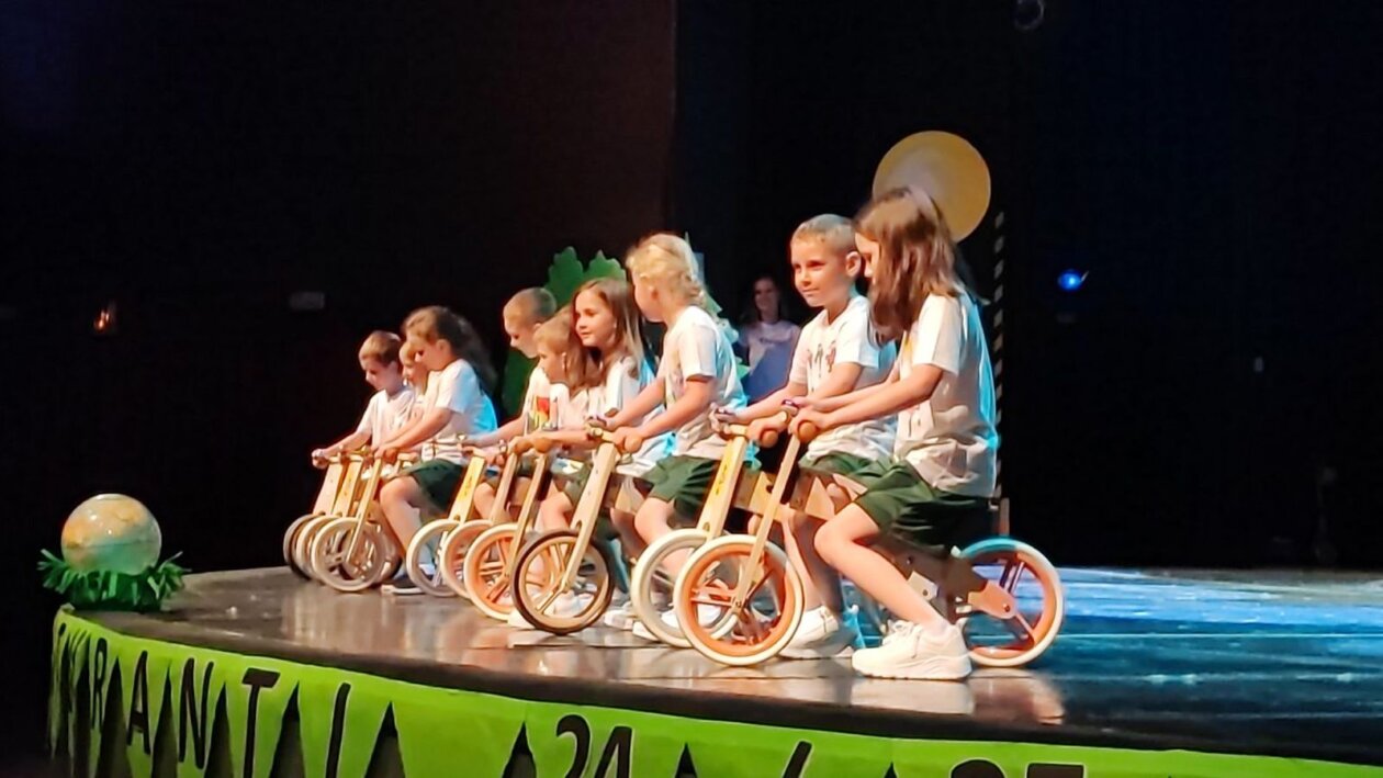 SVEČANI OPROŠTAJ Mali vrtićki maturanti oprostili se mimohodom i dirljivom svečanošću (28)