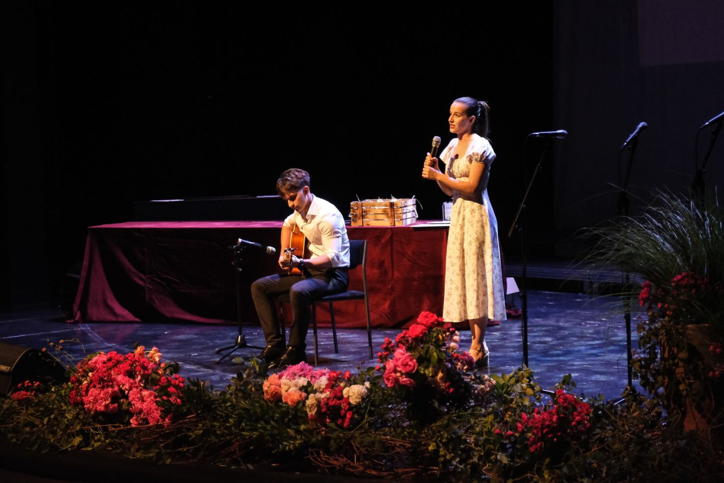 SVEČANI OPROŠTAJ Maturanti čakovečke gimnazije rekli zbogom s puno emocija (14) SVEČANI OPROŠTAJ Maturanti čakovečke gimnazije rekli zbogom s puno emocija (14)