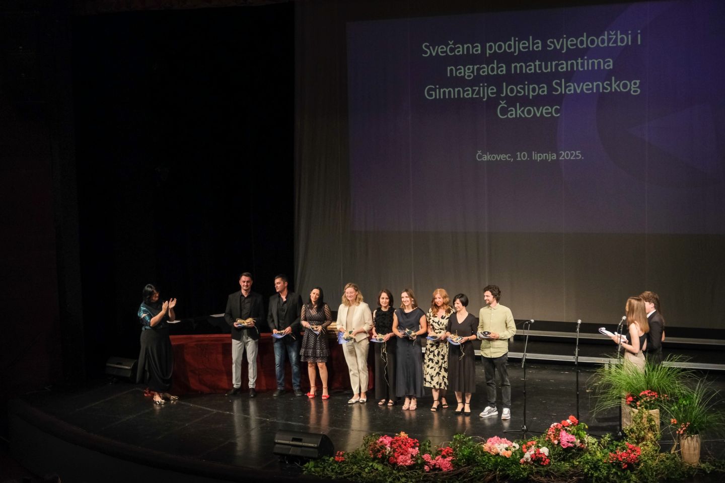 SVEČANI OPROŠTAJ Maturanti čakovečke gimnazije rekli zbogom s puno emocija (6) SVEČANI OPROŠTAJ Maturanti čakovečke gimnazije rekli zbogom s puno emocija (6)