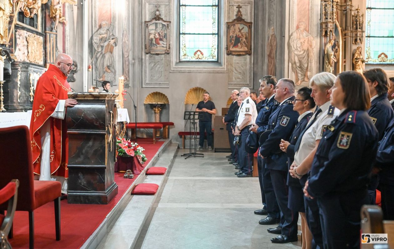 SVETI FLORIJAN U Prelogu svečano obilježen spomendan zaštitnika vatrogasaca (12)