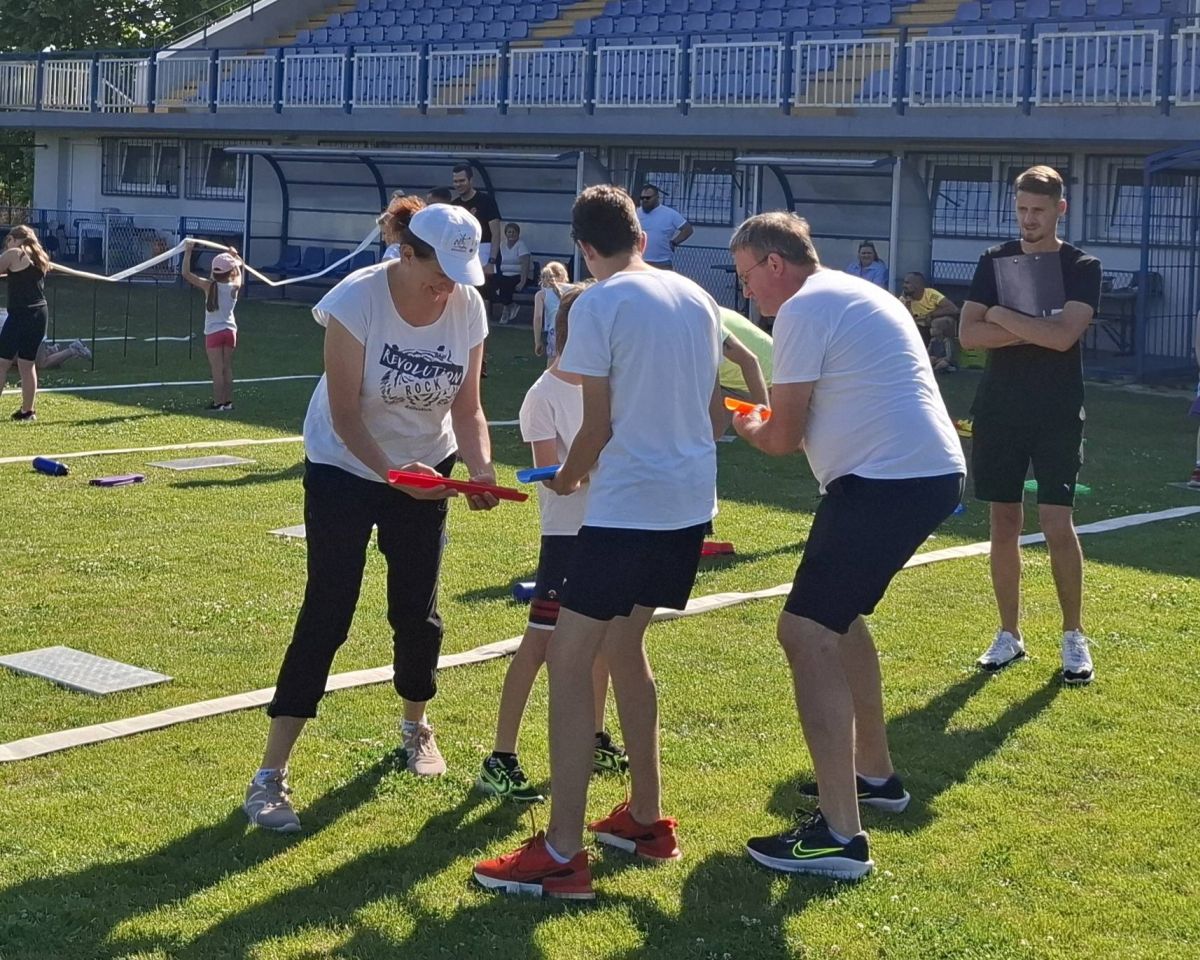 SVI ZA JEDNOG Seoska olimpijada u Novom Selu Rok puna osmijeha i dobre volje (1)