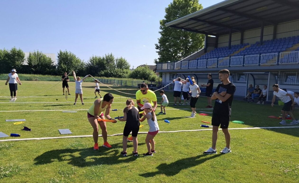 SVI ZA JEDNOG Seoska olimpijada u Novom Selu Rok puna osmijeha i dobre volje (2)
