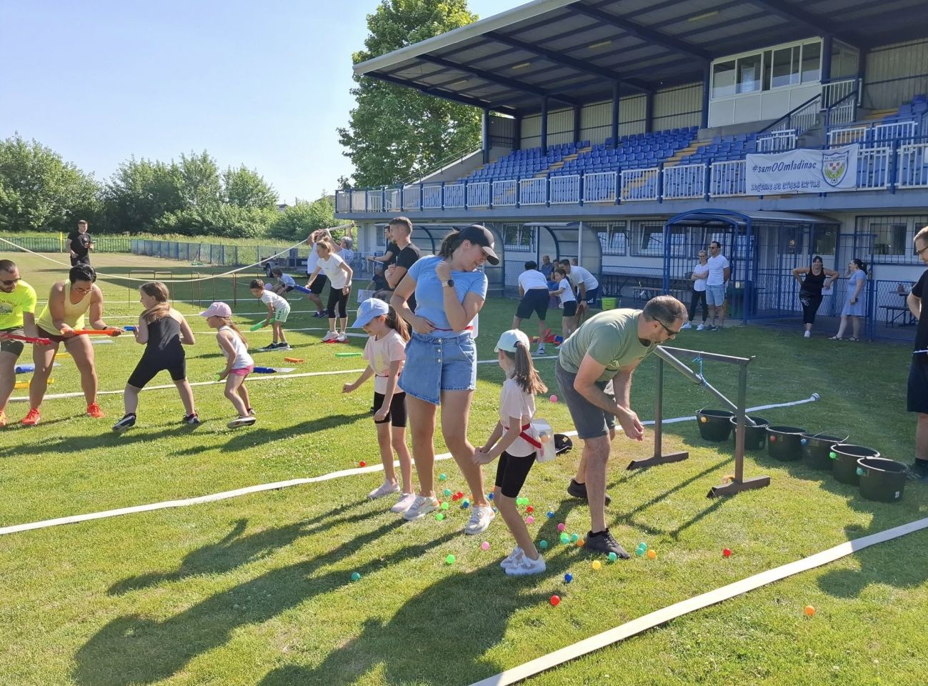 SVI ZA JEDNOG Seoska olimpijada u Novom Selu Rok puna osmijeha i dobre volje (3)