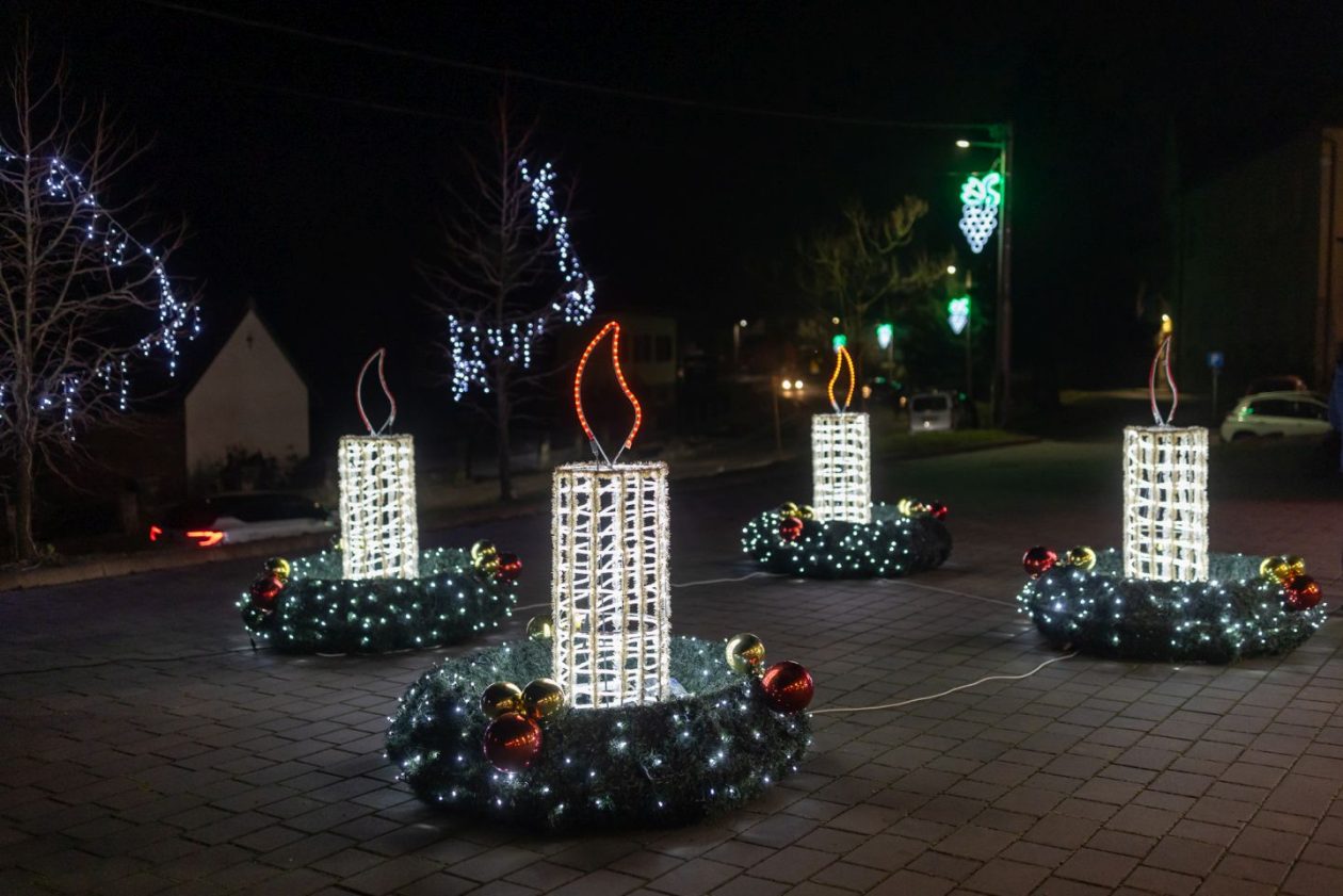 SVIJEĆA MIRA Štrigova zasjala u drugom adventskom vikendu uz paljenje svijeće i božićni sajam (12)