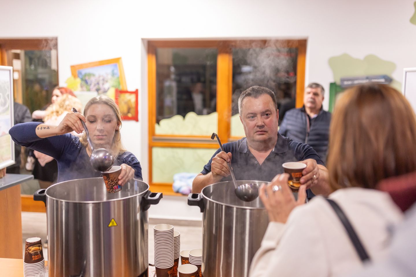 SVIJEĆA MIRA Štrigova zasjala u drugom adventskom vikendu uz paljenje svijeće i božićni sajam (16) SVIJEĆA MIRA Štrigova zasjala u drugom adventskom vikendu uz paljenje svijeće i božićni sajam (16)