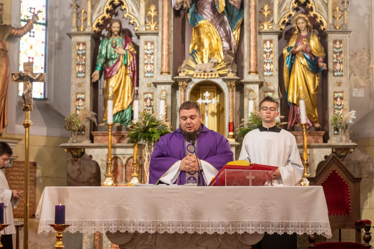 SVIJEĆA MIRA Štrigova zasjala u drugom adventskom vikendu uz paljenje svijeće i božićni sajam (31)