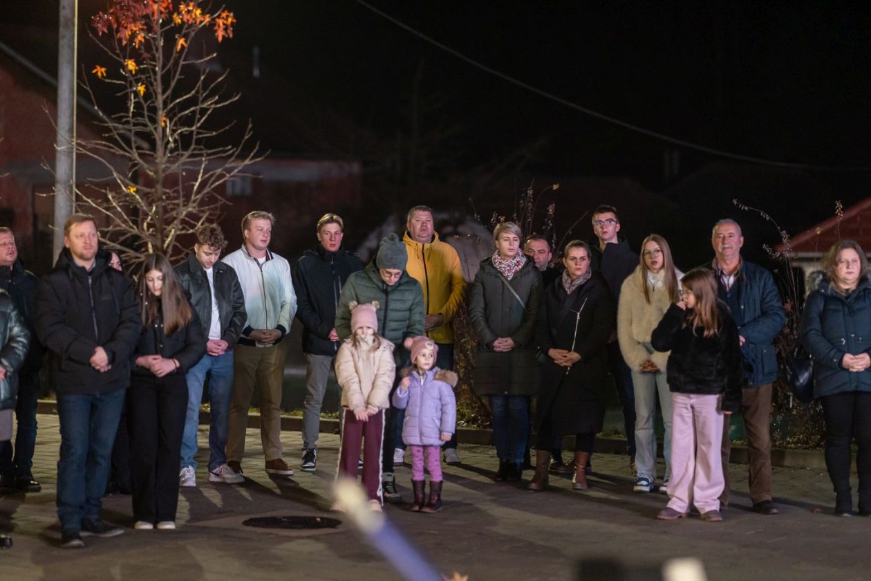 SVIJEĆA MIRA Štrigova zasjala u drugom adventskom vikendu uz paljenje svijeće i božićni sajam (6)