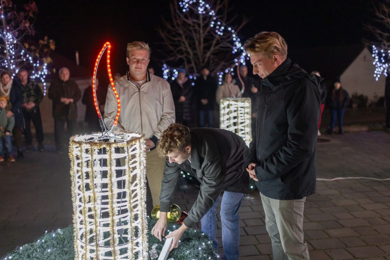 SVIJEĆA MIRA Štrigova zasjala u drugom adventskom vikendu uz paljenje svijeće i božićni sajam (8)