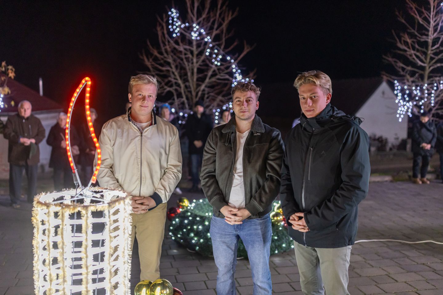 SVIJEĆA MIRA Štrigova zasjala u drugom adventskom vikendu uz paljenje svijeće i božićni sajam (9) SVIJEĆA MIRA Štrigova zasjala u drugom adventskom vikendu uz paljenje svijeće i božićni sajam (9)