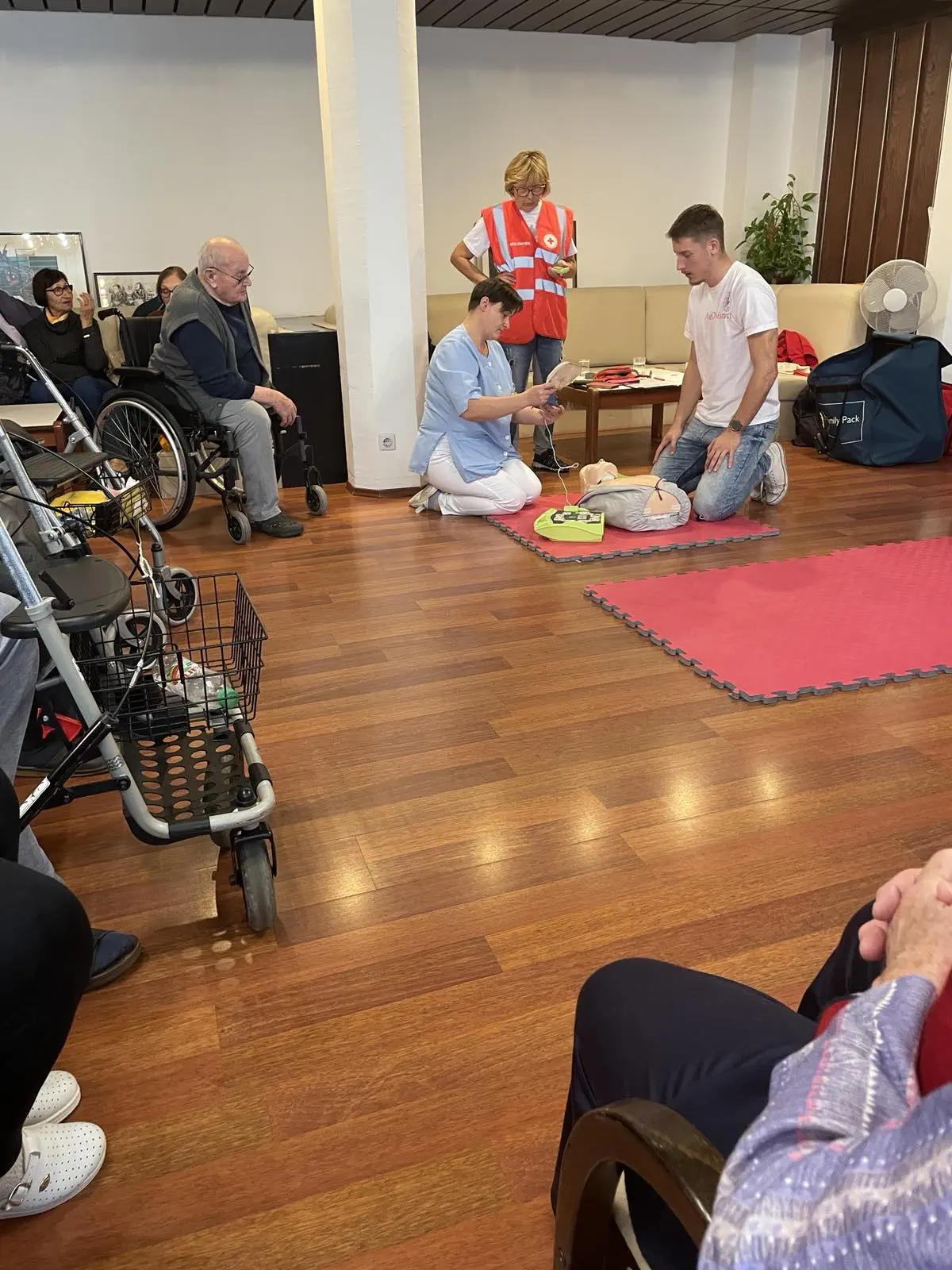 SVJETSKI DAN OŽIVLJAVANJA Održana edukativna radionica za umirovljenike u Čakovcu (2)