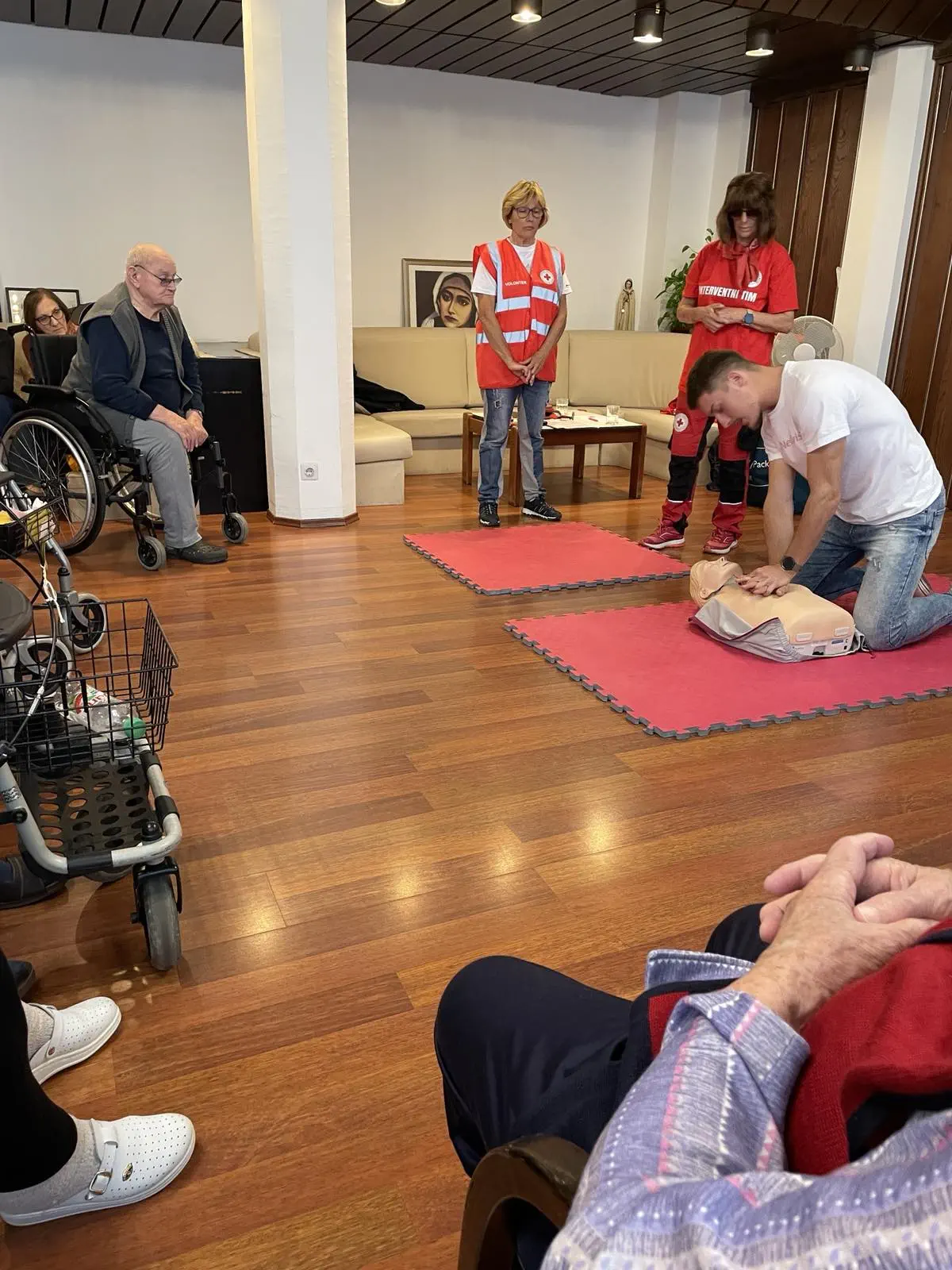 SVJETSKI DAN OŽIVLJAVANJA Održana edukativna radionica za umirovljenike u Čakovcu (4)