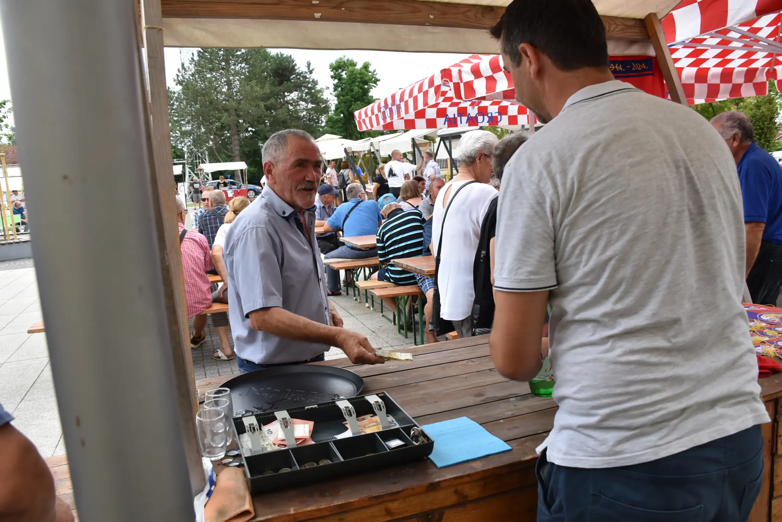 Sajam obrtnika, poljoprivrednika i udruga Mala Subotica 2024 (23) Sajam obrtnika, poljoprivrednika i udruga Mala Subotica 2024 (23)