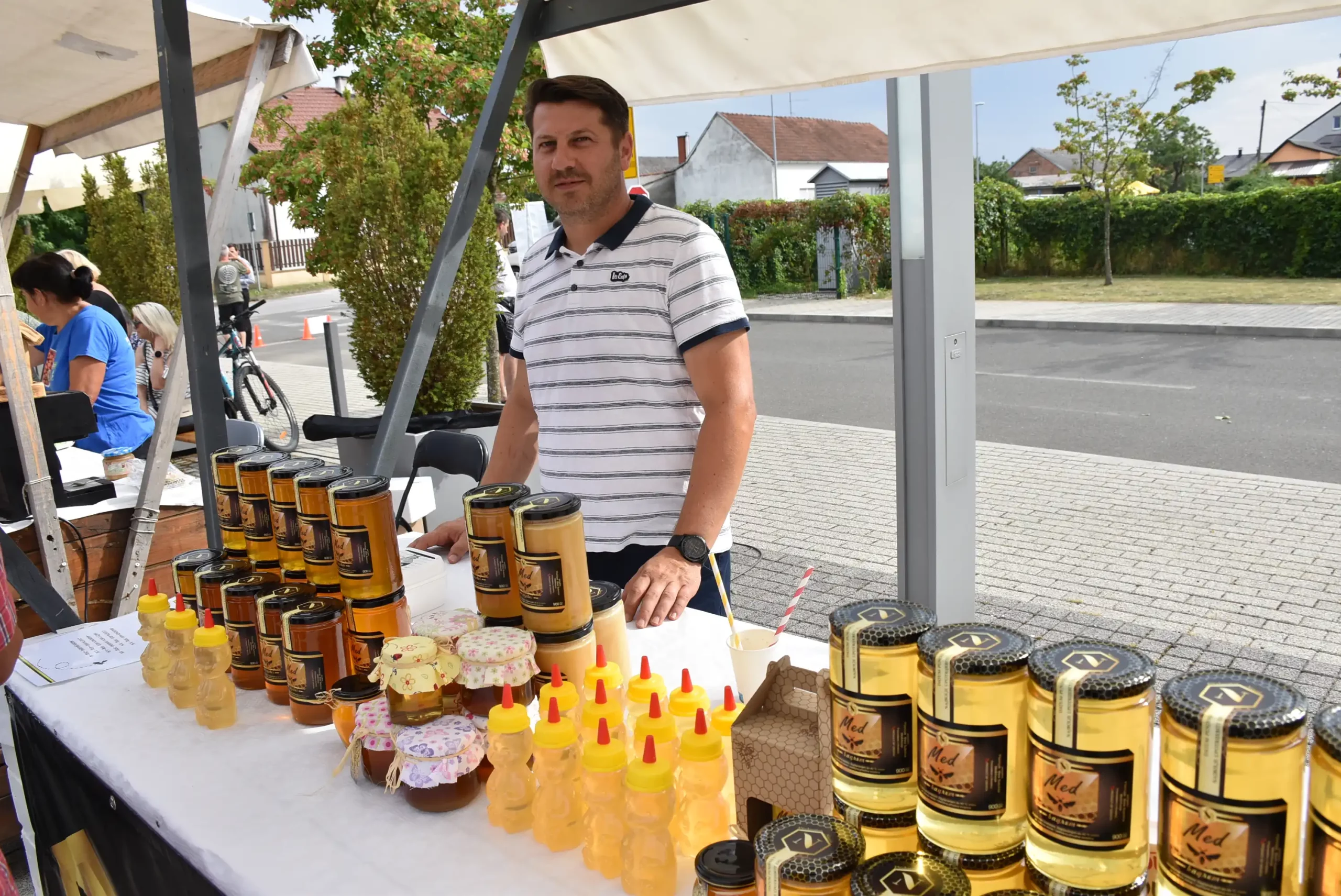 Sajam obrtnika, poljoprivrednika i udruga Mala Subotica 2024 (33) Sajam obrtnika, poljoprivrednika i udruga Mala Subotica 2024 (33)