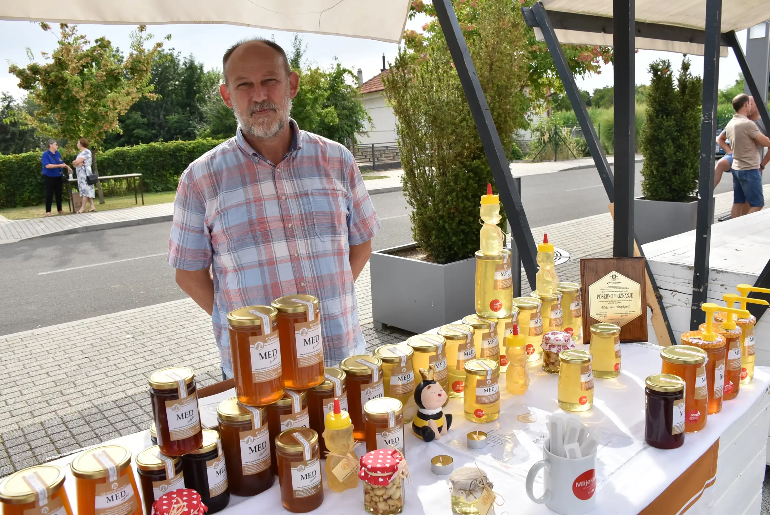 Sajam obrtnika, poljoprivrednika i udruga Mala Subotica 2024 (39) Sajam obrtnika, poljoprivrednika i udruga Mala Subotica 2024 (39)