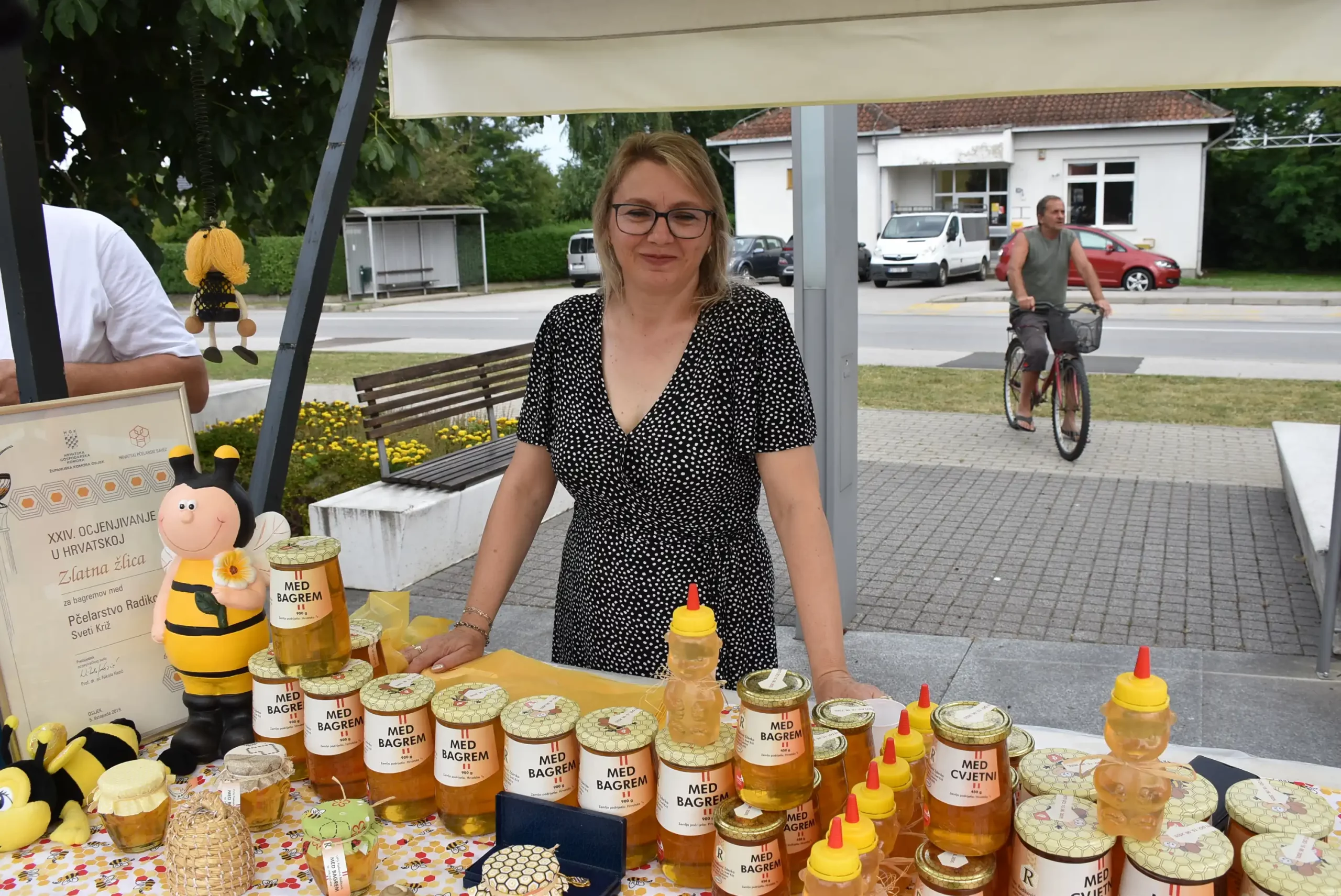 Sajam obrtnika, poljoprivrednika i udruga Mala Subotica 2024 (55) Sajam obrtnika, poljoprivrednika i udruga Mala Subotica 2024 (55)