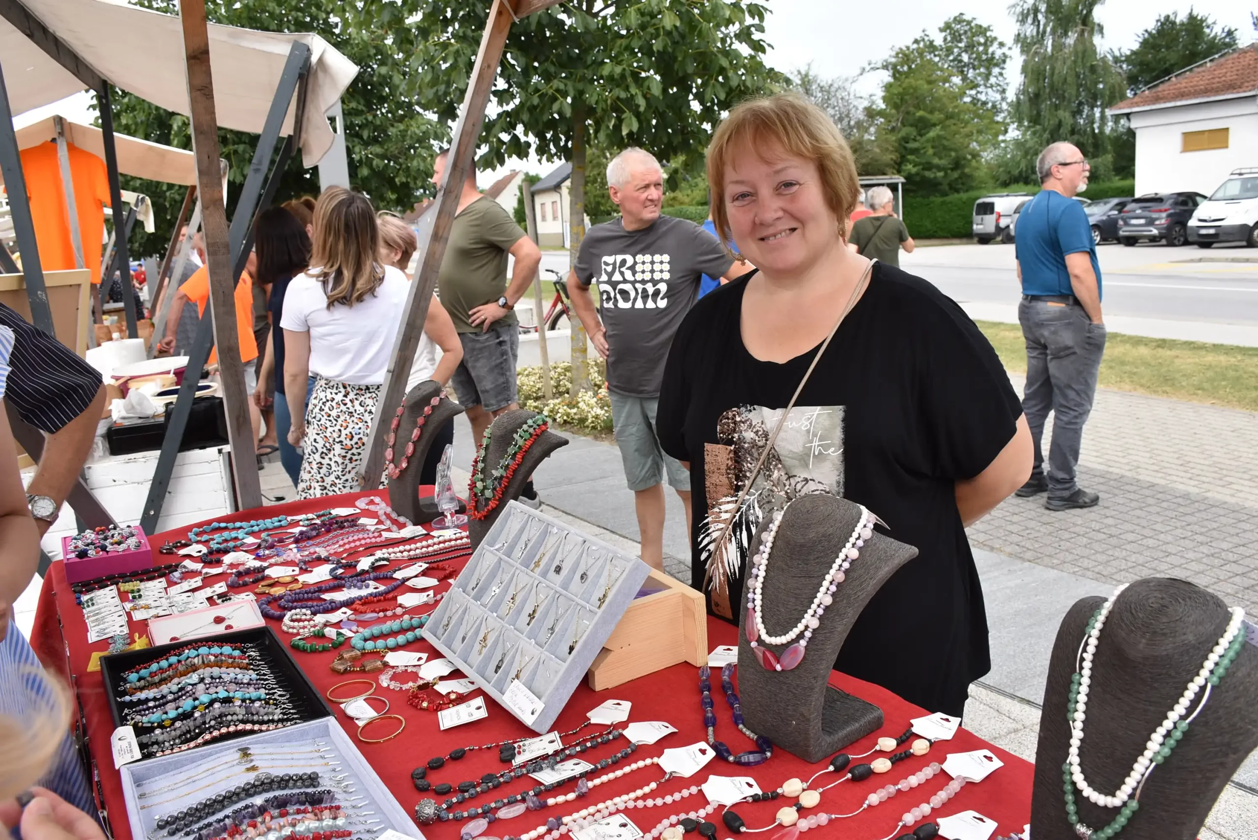 Sajam obrtnika, poljoprivrednika i udruga Mala Subotica 2024 (59) Sajam obrtnika, poljoprivrednika i udruga Mala Subotica 2024 (59)