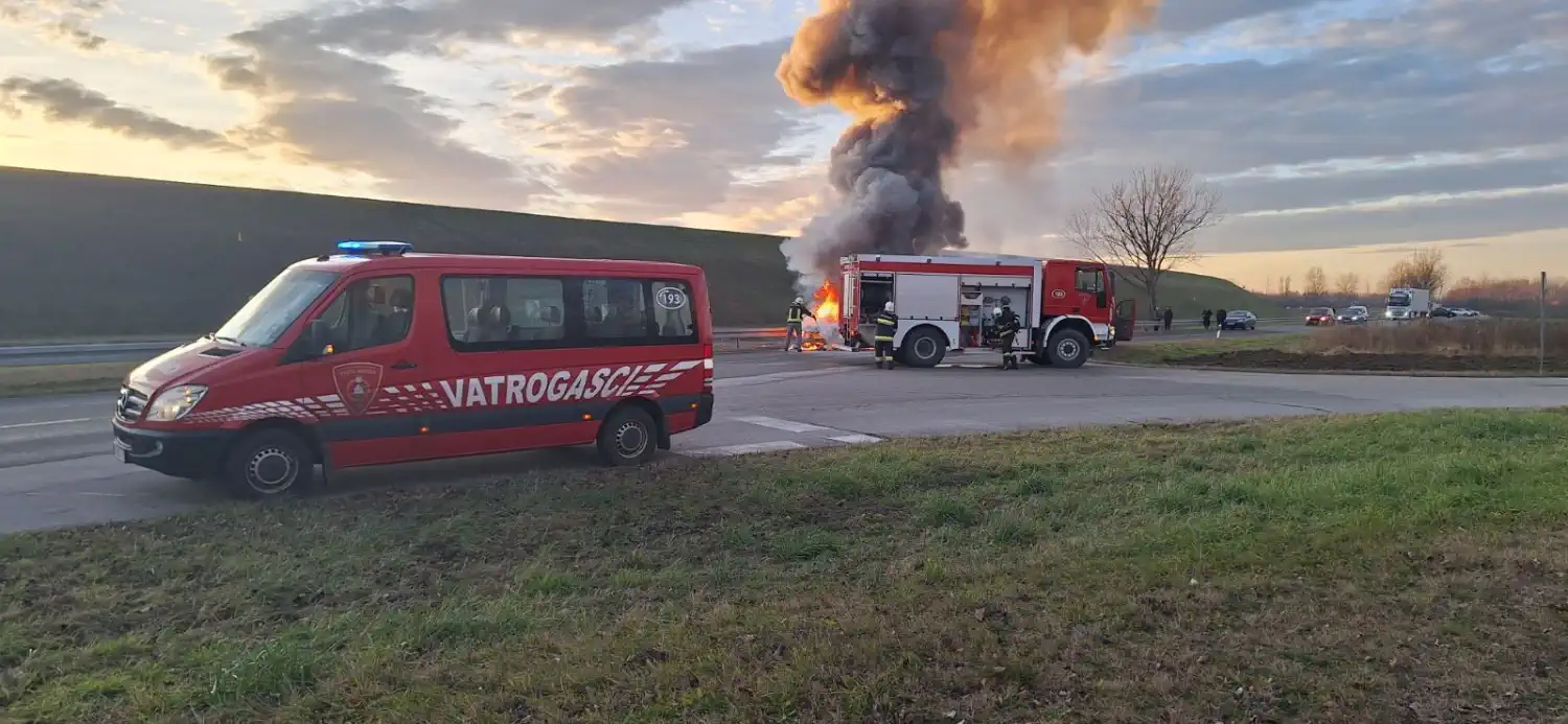 Samozapaljenje vozila Donji Mihaljevec (4) Samozapaljenje vozila Donji Mihaljevec (4)