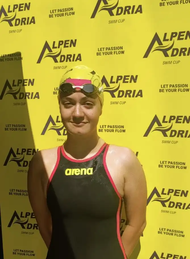 Sara Puklavec (7) Sara Puklavec (7)