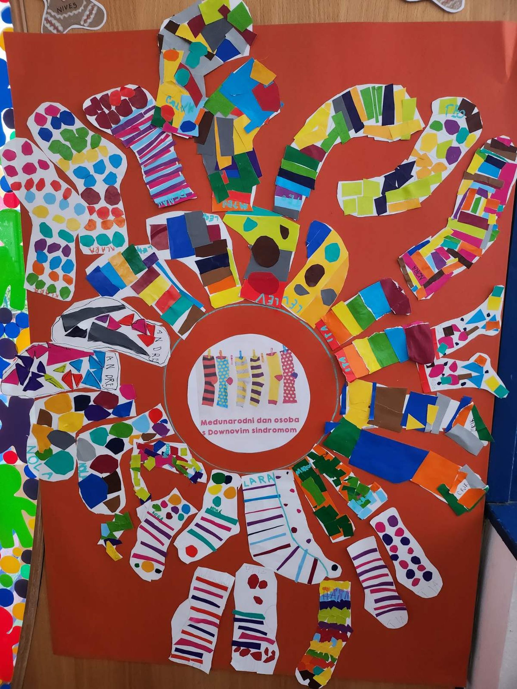 Šarene čarapice u Cipelici Djeca obilježila Međunarodni dan osoba s Down sindromom (2) Šarene čarapice u Cipelici Djeca obilježila Međunarodni dan osoba s Down sindromom (1)