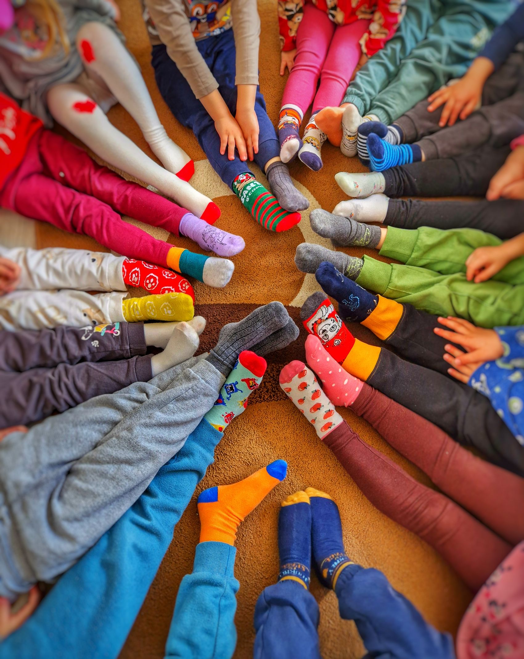 Šarene čarapice u Cipelici Djeca obilježila Međunarodni dan osoba s Down sindromom (4) Šarene čarapice u Cipelici Djeca obilježila Međunarodni dan osoba s Down sindromom (1)