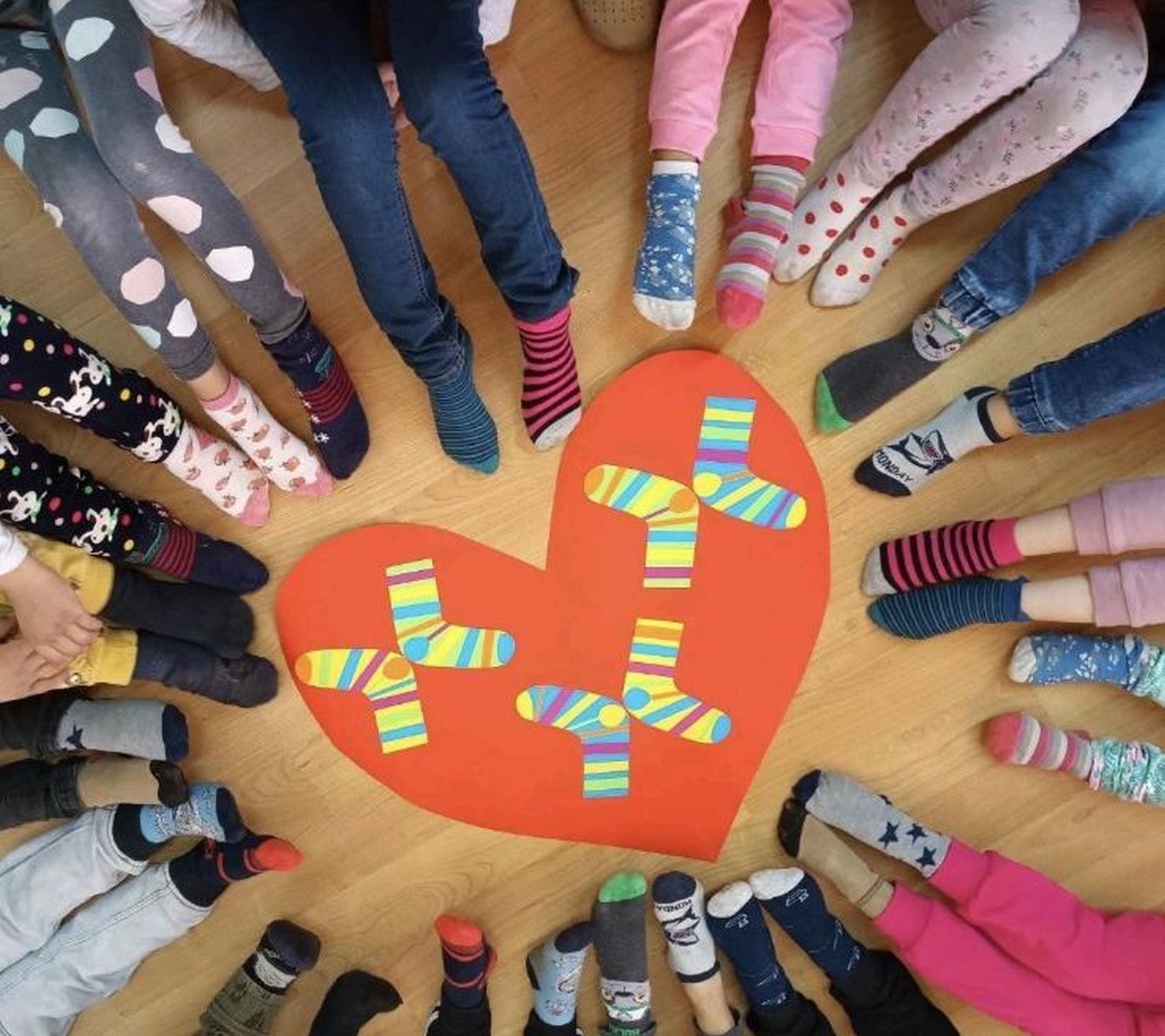 Šarene čarapice u Cipelici Djeca obilježila Međunarodni dan osoba s Down sindromom (8) Šarene čarapice u Cipelici Djeca obilježila Međunarodni dan osoba s Down sindromom (1)
