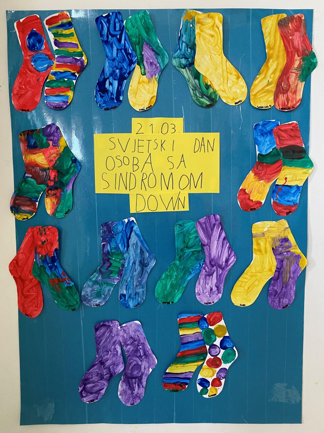 Šarene čarapice u Cipelici Djeca obilježila Međunarodni dan osoba s Down sindromom (1)