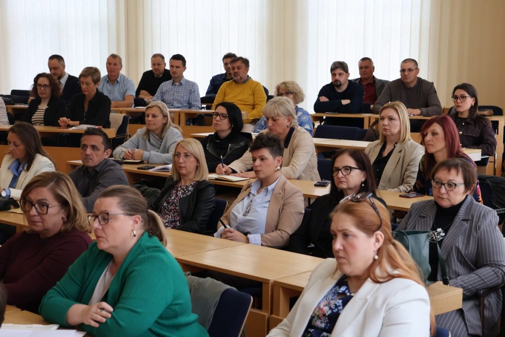 Sastanak-ravnatelja-OS-4-1024×683