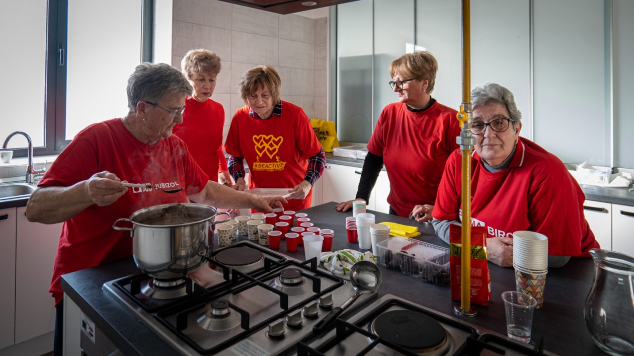 Savska Ves klub umirovljenika bela-21