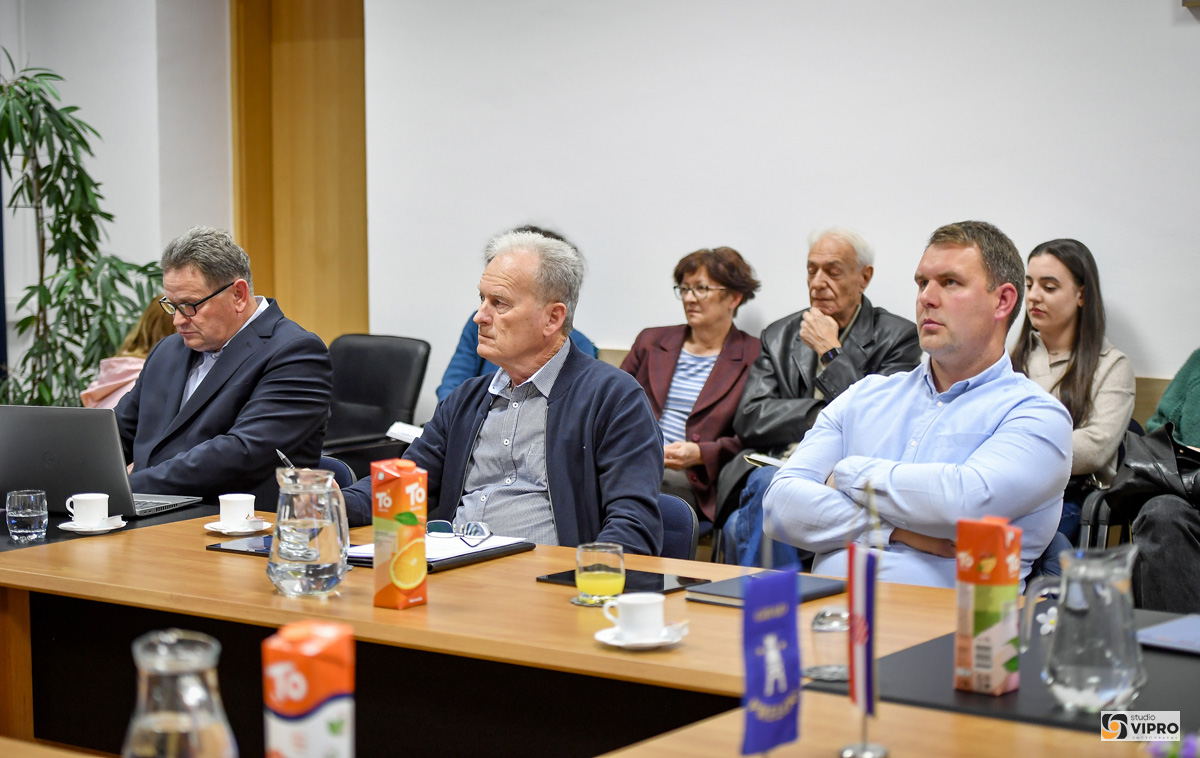 Sedma sjednica gradskog vijeća – studio Vipro (12) Sedma sjednica gradskog vijeća – studio Vipro (12)
