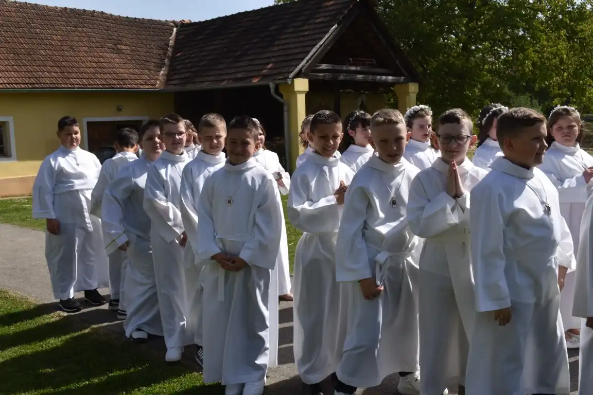 Selnica . prva sveta pričest (2) Selnica . prva sveta pričest (2)