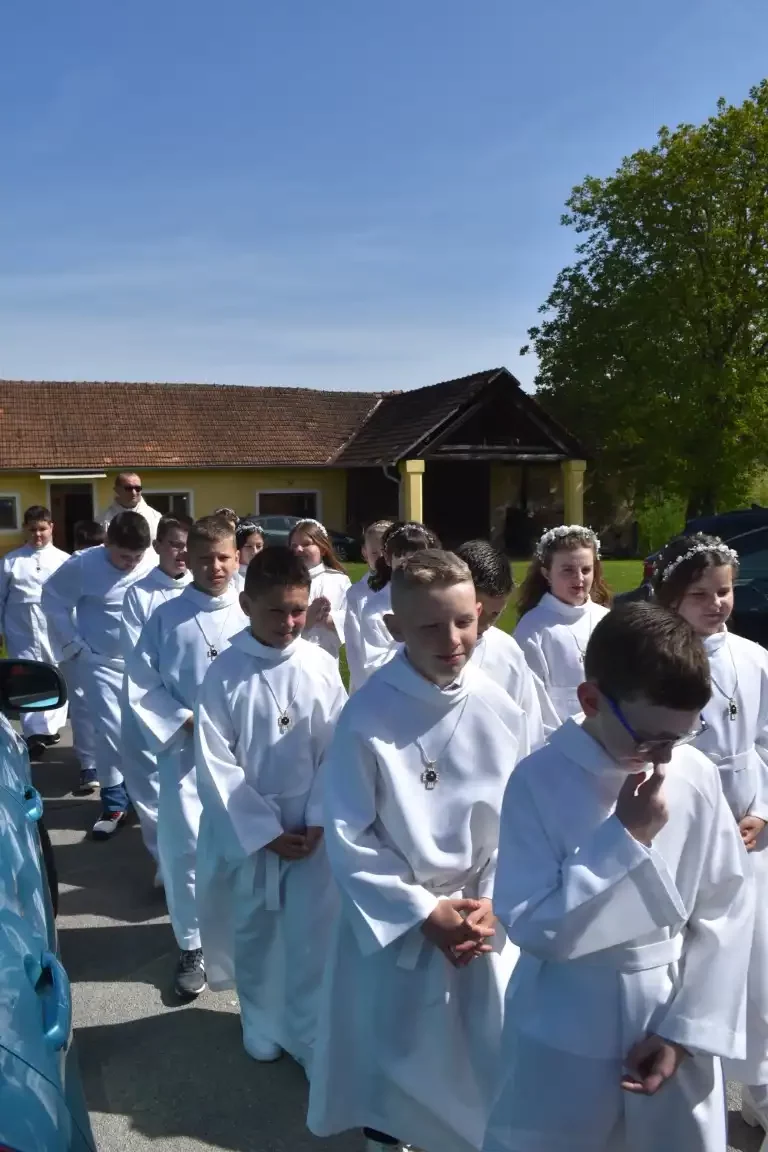 Selnica . prva sveta pričest (5) Selnica . prva sveta pričest (5)