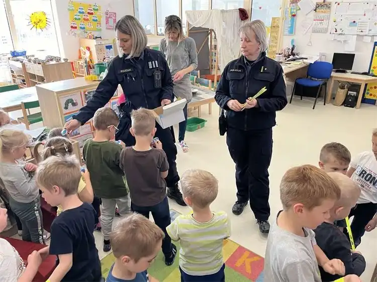 Selnički zvončići i policija (1) Selnički zvončići i policija (1)