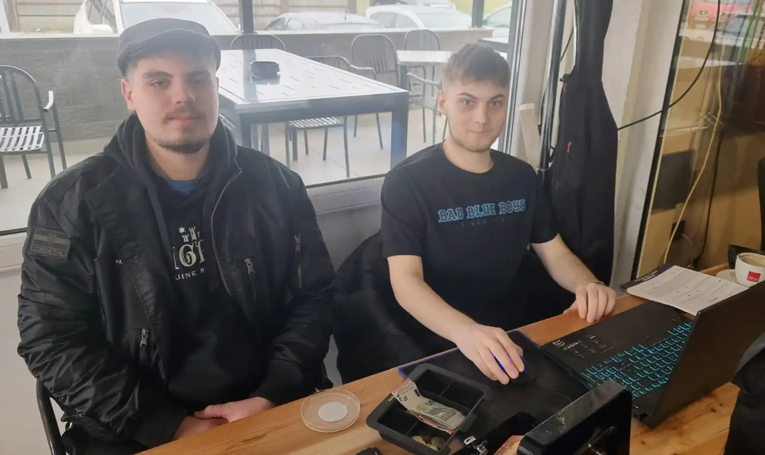 Šenkovec obojen u plavo Učlanjenje u GNK Dinamo s legendama kluba (3) Šenkovec obojen u plavo Učlanjenje u GNK Dinamo s legendama kluba (3)