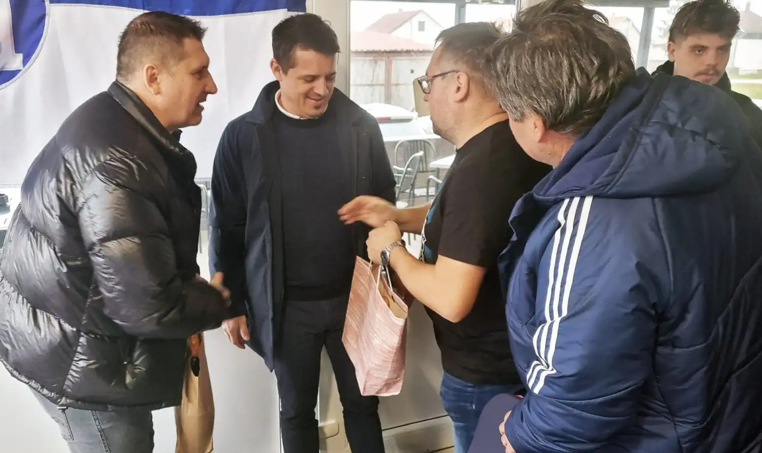 Šenkovec obojen u plavo Učlanjenje u GNK Dinamo s legendama kluba (5) Šenkovec obojen u plavo Učlanjenje u GNK Dinamo s legendama kluba (5)