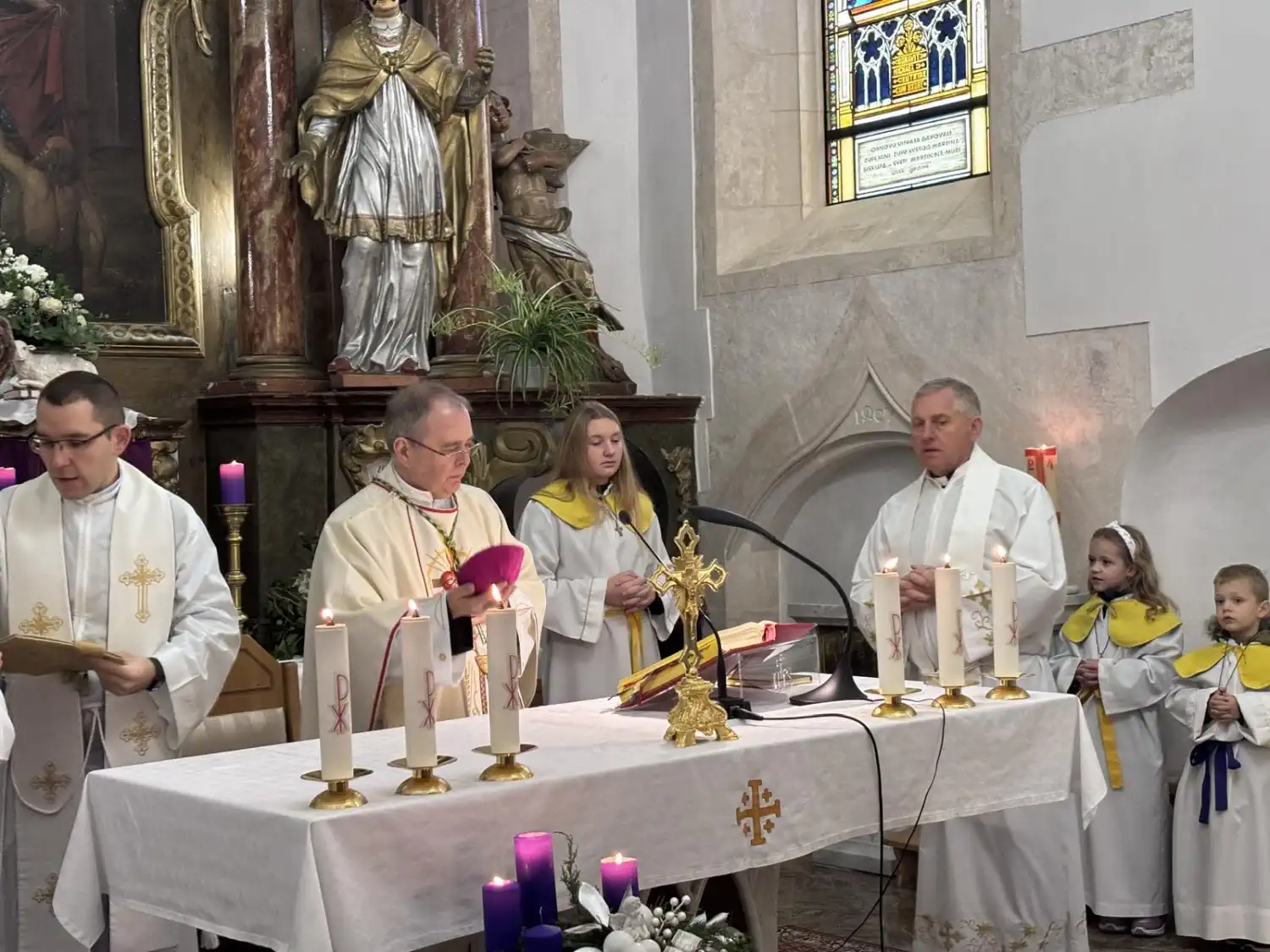 Šestero djece, ljubav i vjera Obitelj Sakač kao primjer nade (1) Šestero djece, ljubav i vjera Obitelj Sakač kao primjer nade (1)