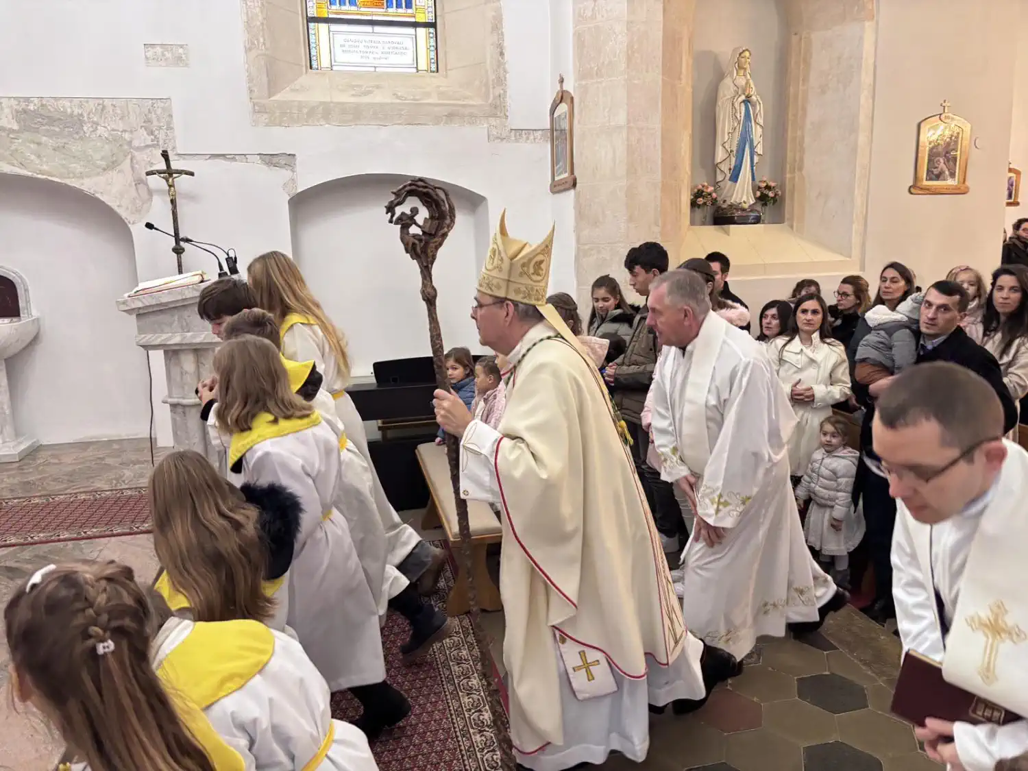 Šestero djece, ljubav i vjera Obitelj Sakač kao primjer nade (7) Šestero djece, ljubav i vjera Obitelj Sakač kao primjer nade (7)