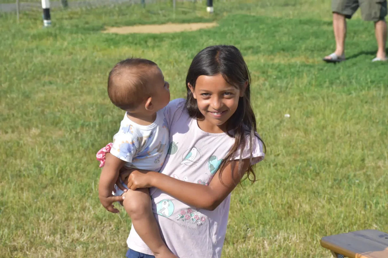 Sitnice, romsko naselje, Prevencija, droga (3) mlada romkinja s djetetom