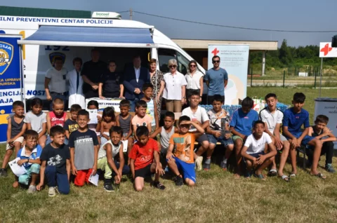 Sitnice, romsko naselje, Prevencija, droga (30)