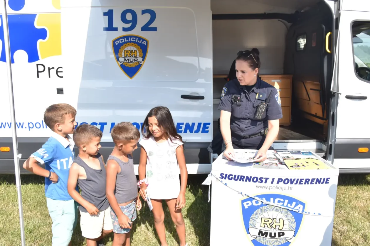 Sitnice, romsko naselje, Prevencija, droga (6)