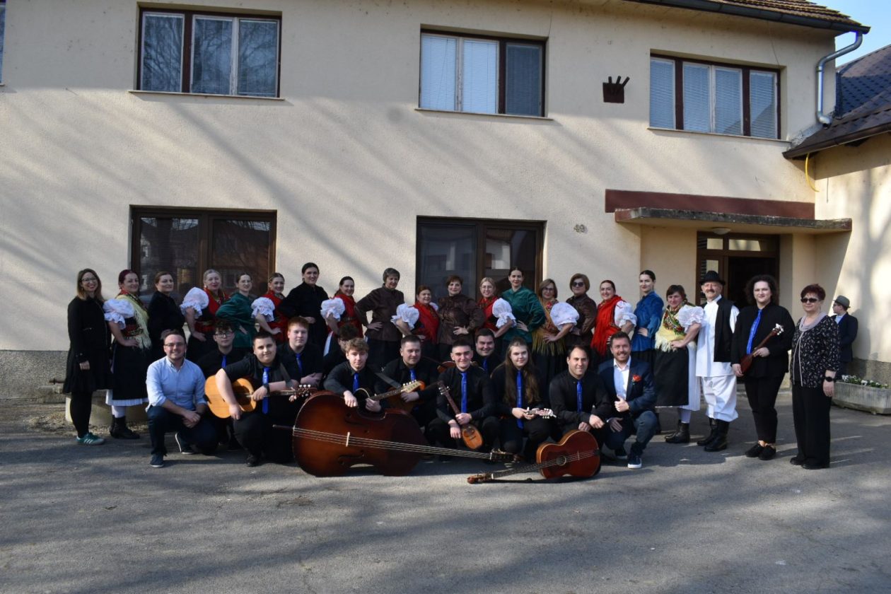 Sivica dan žena (4)