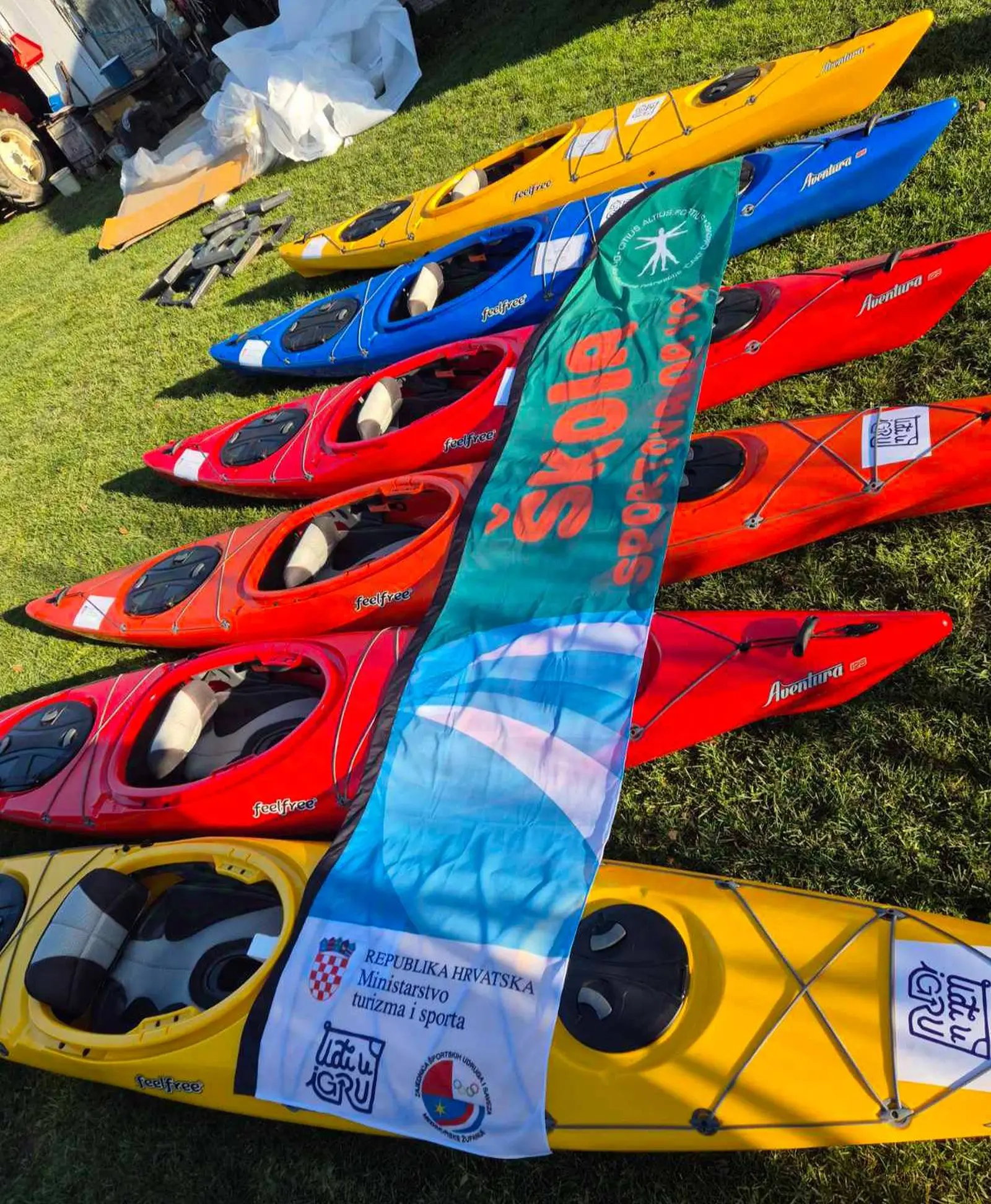 Škola sportova na vodi (1) Škola sportova na vodi (1)