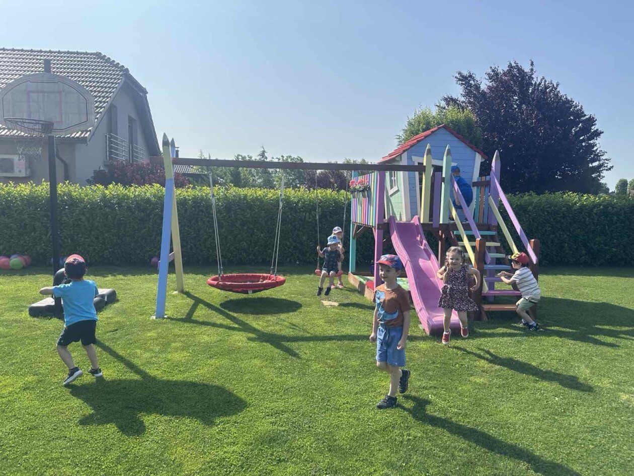 Skupina Pčelice u posjetu obitelji Koštarić (6)