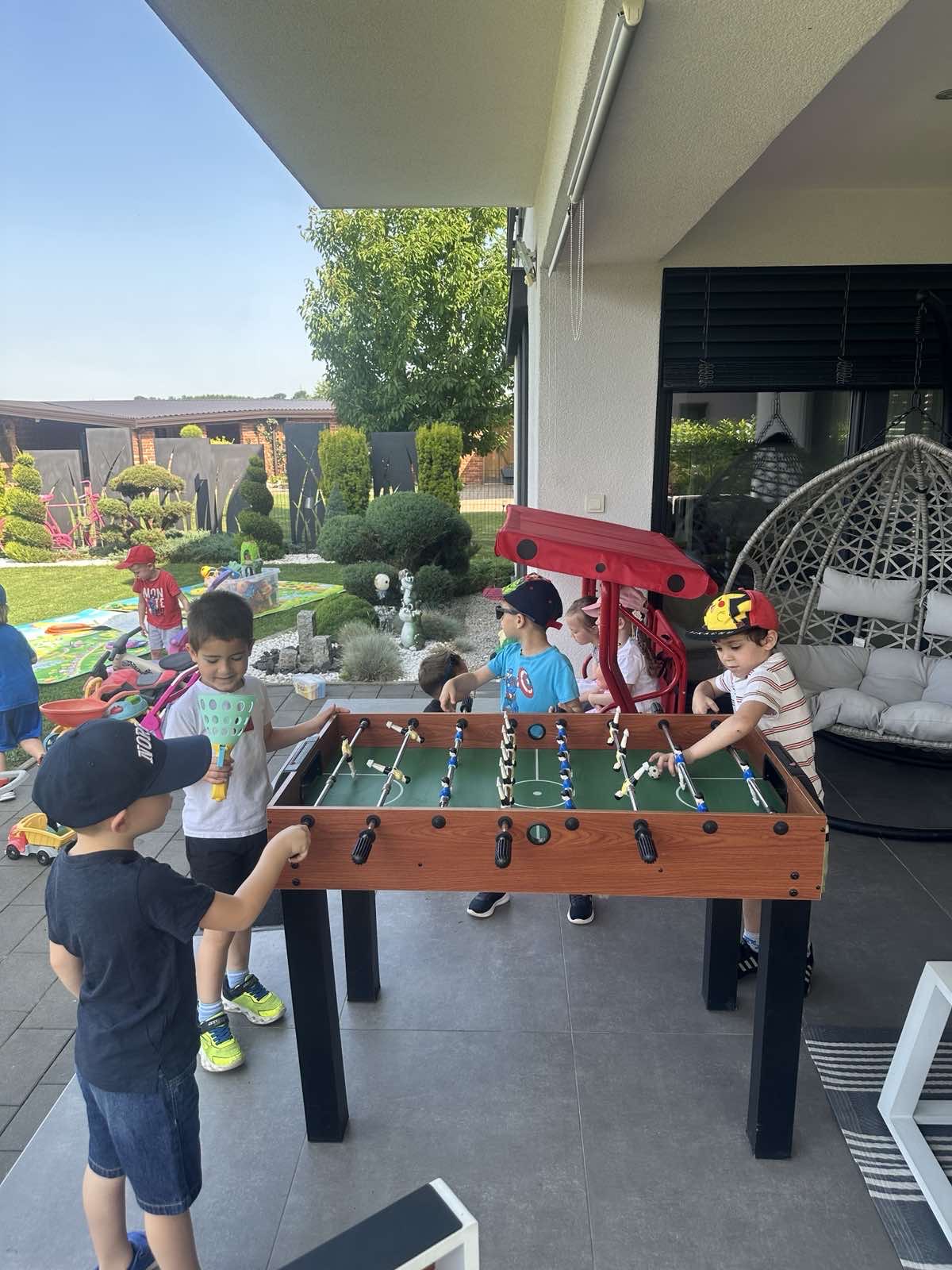 Skupina Pčelice u posjetu obitelji Koštarić (9)