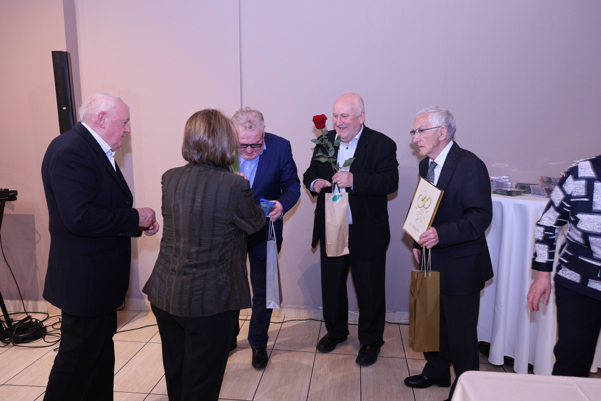 Skupstina udruge umirovljenika prelog i proslava 50 i 60 godina braka clanova (40)