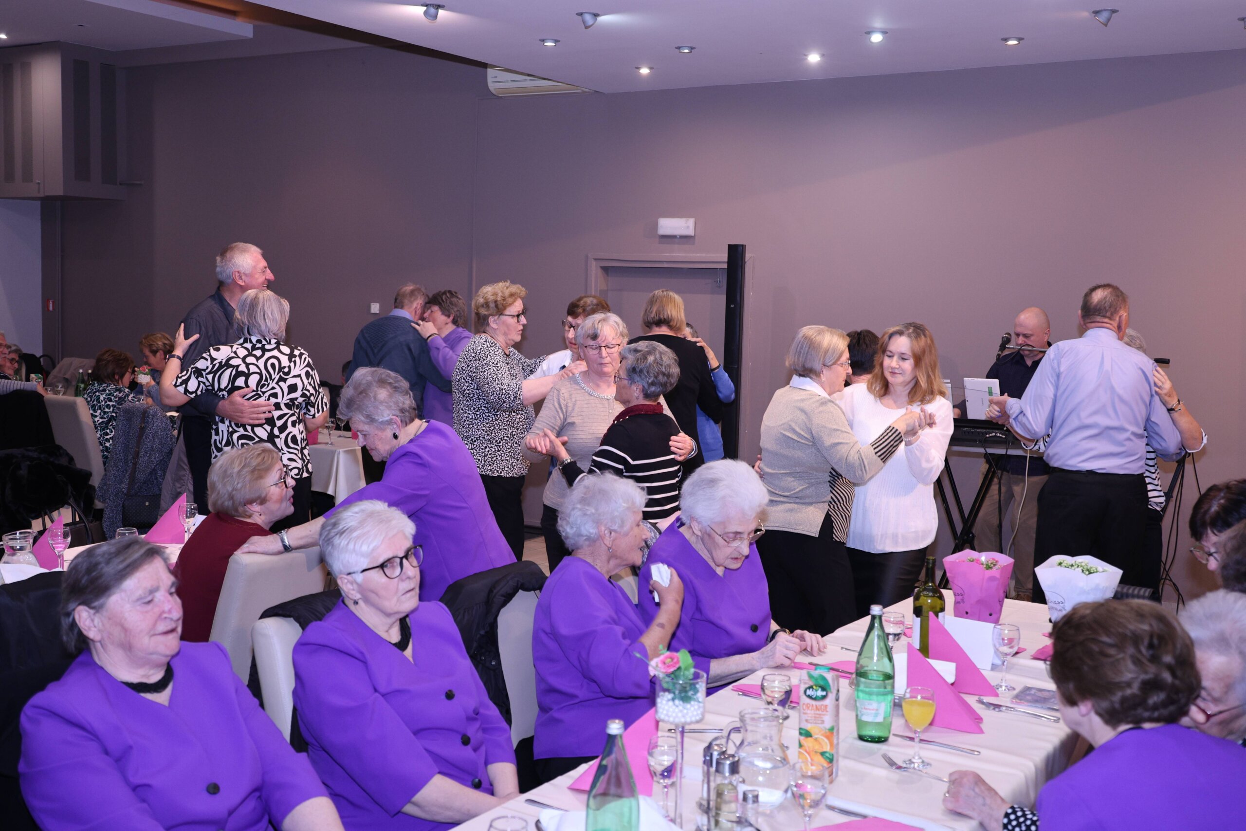 Skupstina udruge umirovljenika prelog i proslava 50 i 60 godina braka clanova (80)